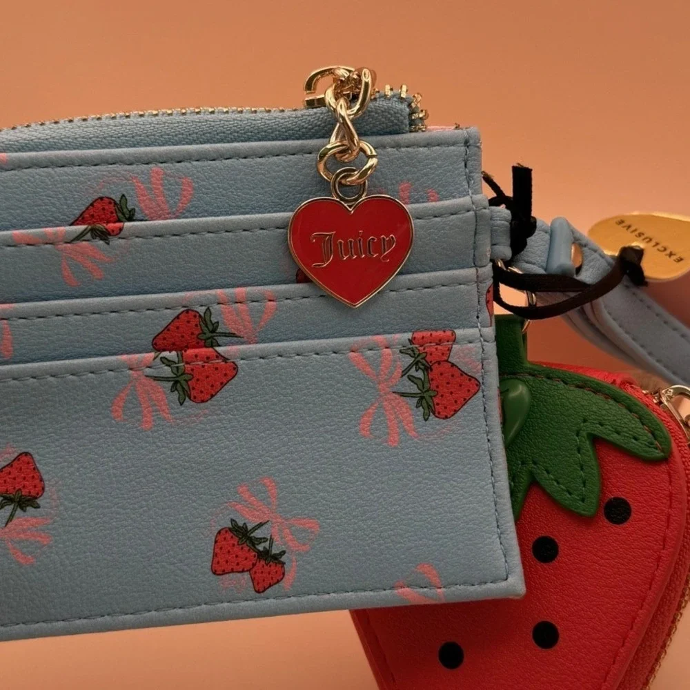 Juicy Couture Sweet Strawberry Zip Card Case Wristlet Blue‎ 13JCE3BMX-SPB NEW